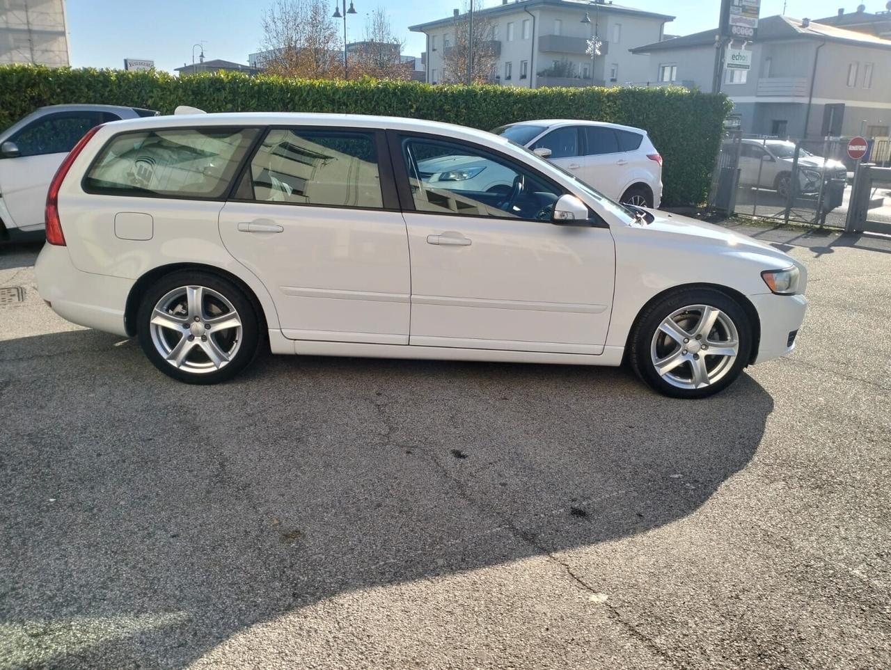 Volvo V50 DRIVe POLAR 1.6 d KM 228.000