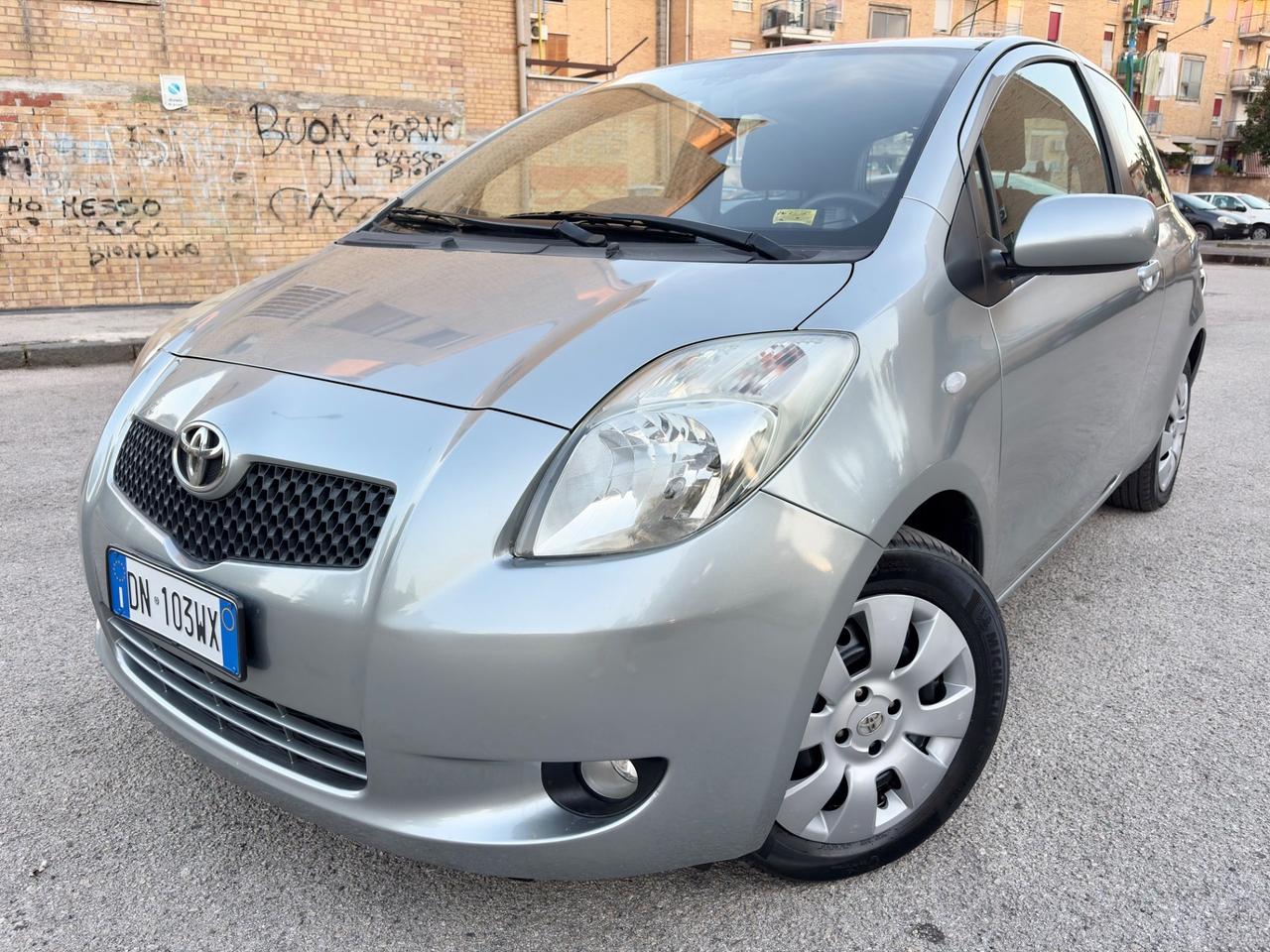 Toyota Yaris 1.3 benz. automatica 138000km