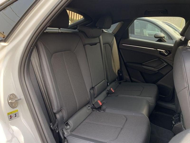 Audi Q3 SPB S Line interno ed esterno 2.0 TDI 150CV S-Tronic 35