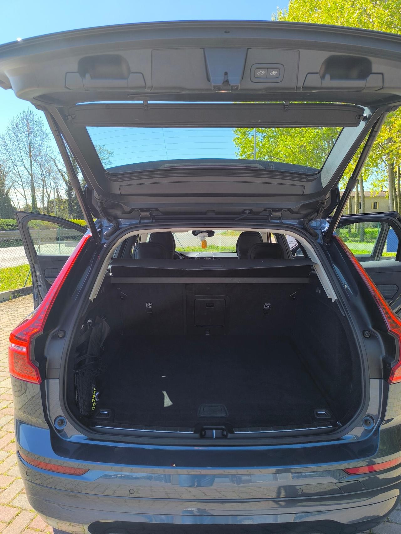 Volvo XC 60 XC60 B4 (d) AWD Geartronic Momentum Pro