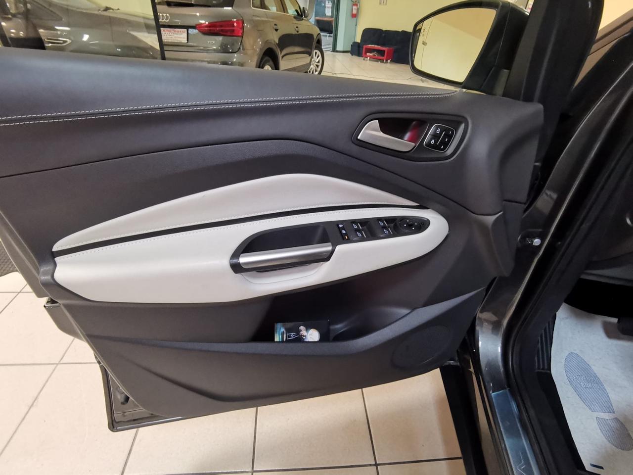 Ford Kuga 2.0 TDCI 180 CV S&S 4WD Powershift Vignale