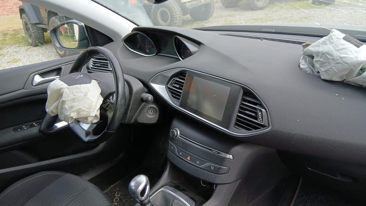 Peugeot 308 BlueHDi 120 S&S Business