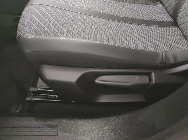 PEUGEOT 2008 2ª serie - 2008 Hybrid 145 e-DCS6 Allure