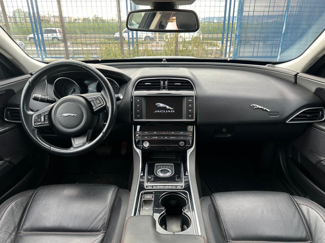 Jaguar XE 2.0 D Turbo 180CV aut. R-Sport