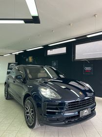 Porsche Macan 2.0 Iva esposta