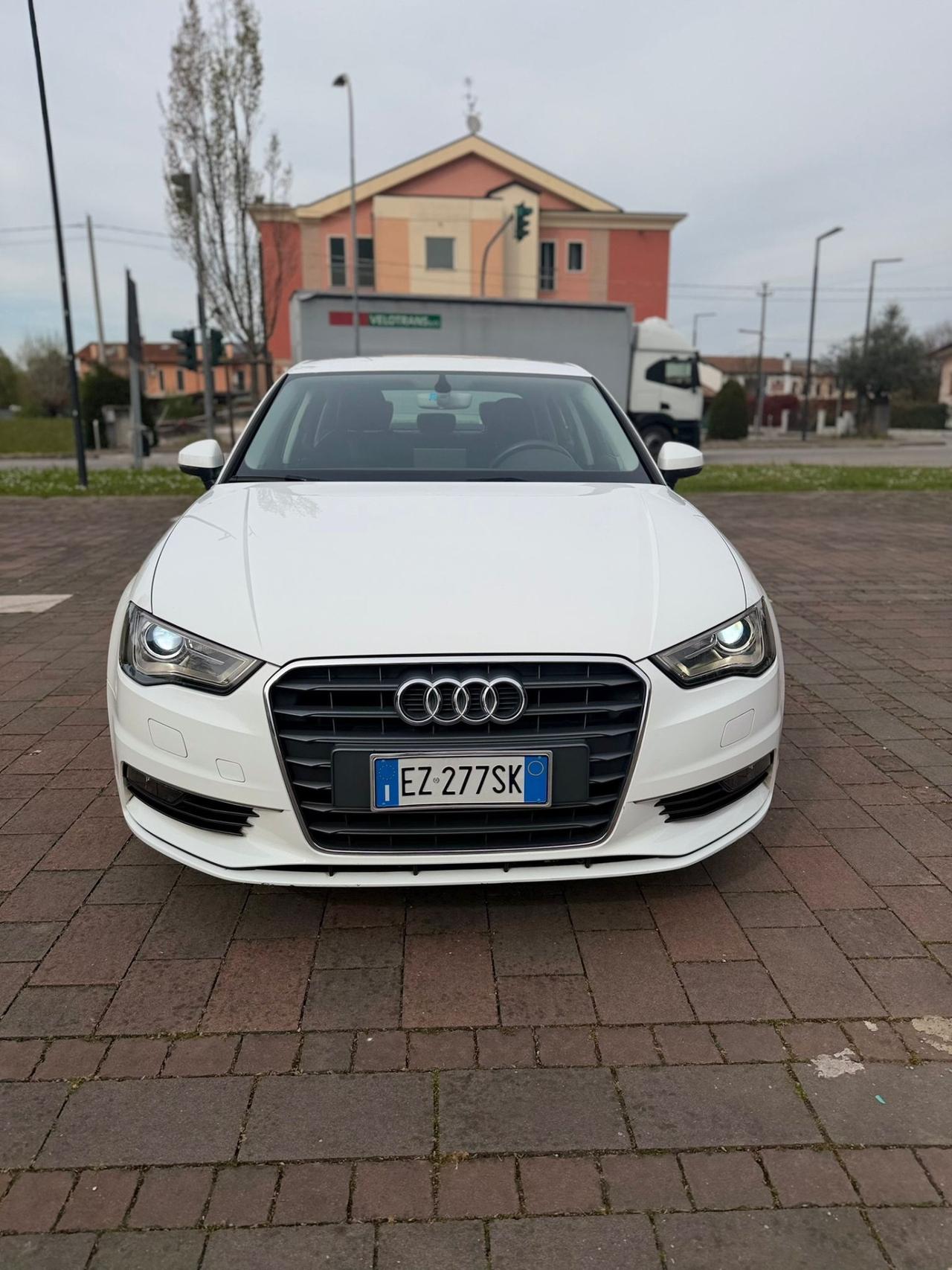 Audi A3 Sedan 1.4 TFSI COD ultra Ambiente