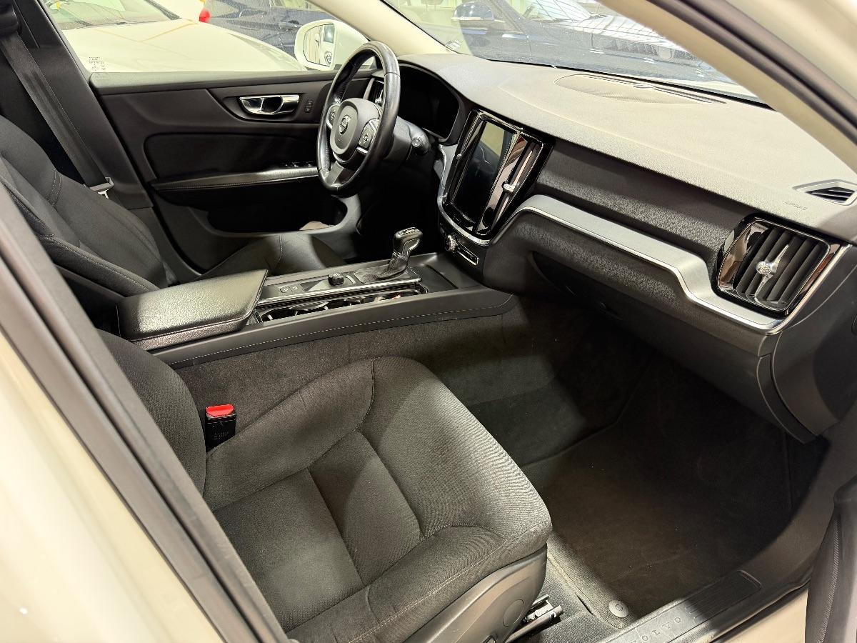 VOLVO - V60 - D3 Geartronic R-design