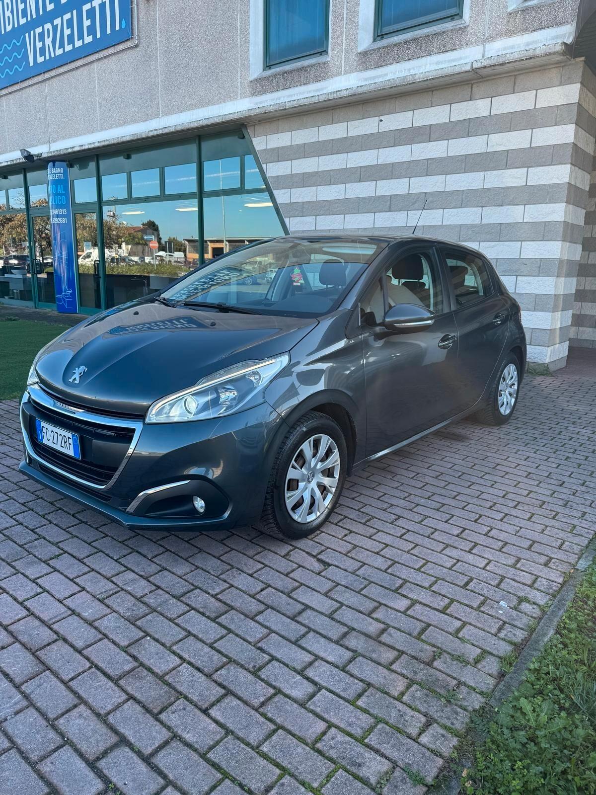 Peugeot 208 PureTech 82 5 porte Allure