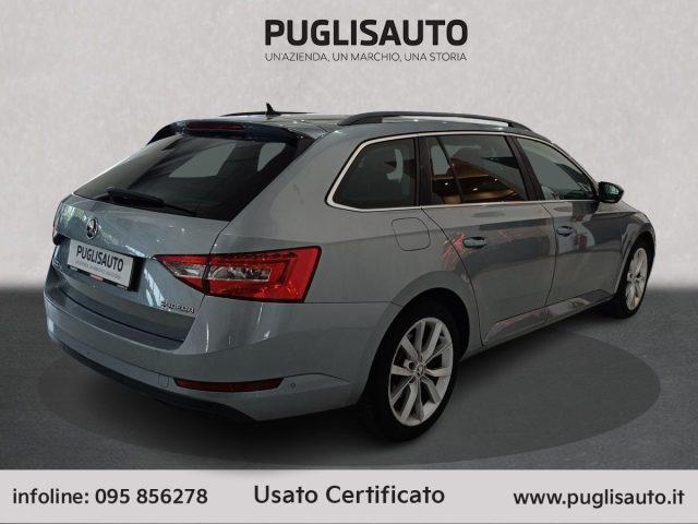 SKODA Superb 2.0 TDI DSG Wagon Style