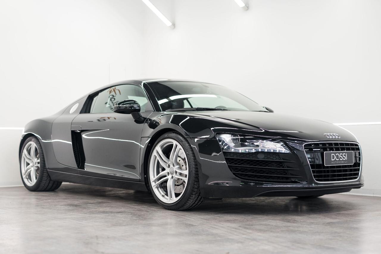 Audi R8 4.2 V8 FSI quattro R tronic IVA ESPOSTA