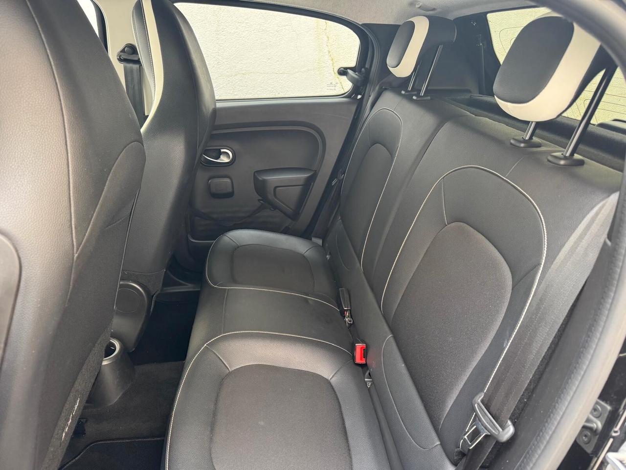 Renault Twingo Electric Urban Night