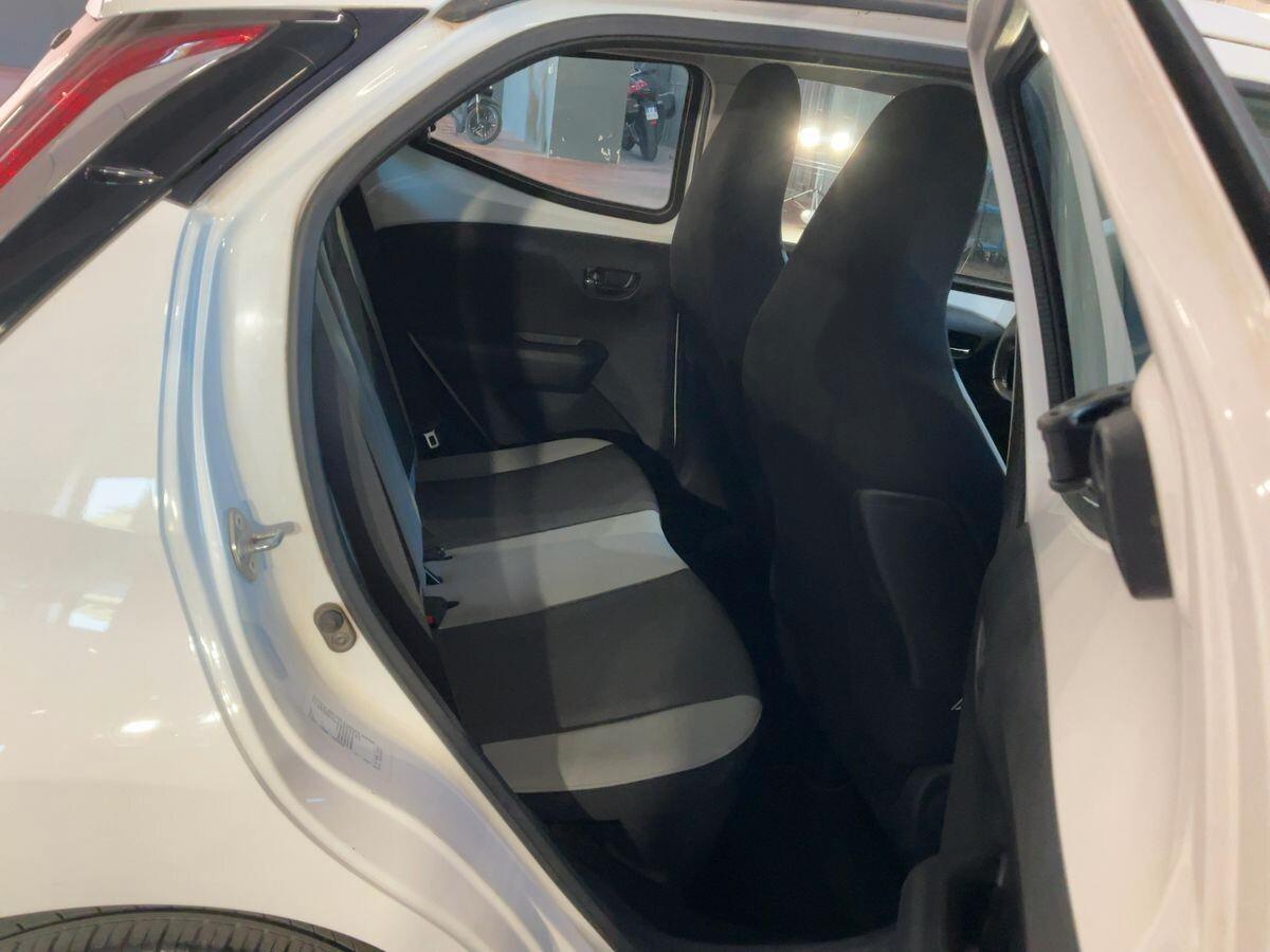 Toyota Aygo 1.0 VVT-i 69 CV 5 porte x-cool TSS