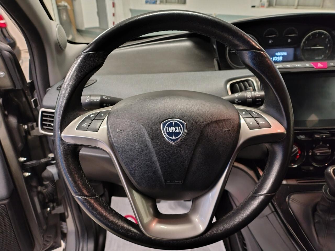 LANCIA YPSILON 1.0 HYBRID OK NEOPATENTATI