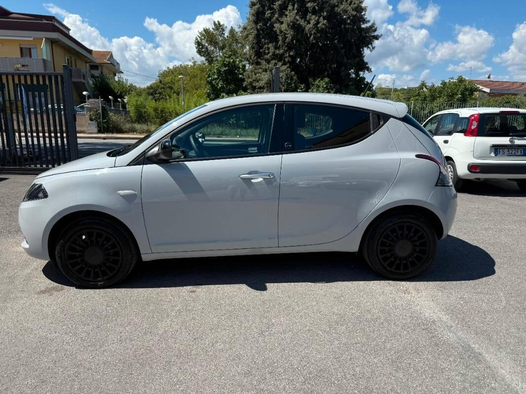 Lancia Ypsilon III 1.2 Silver Gpl 69cv