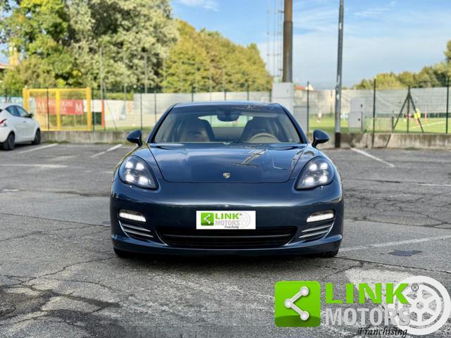 PORSCHE Panamera 4s