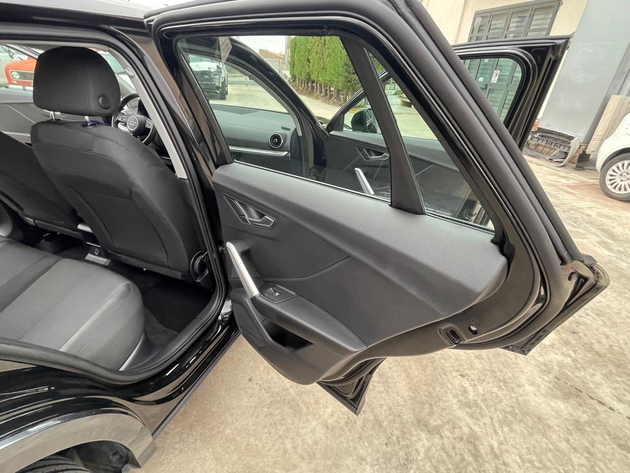 Audi Q2 35 TDI S tronic Business Advanced