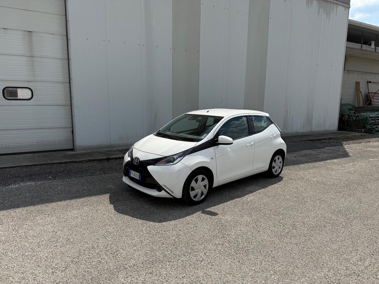 Toyota Aygo 1.0 VVT-i 72 CV 5 porte x-play