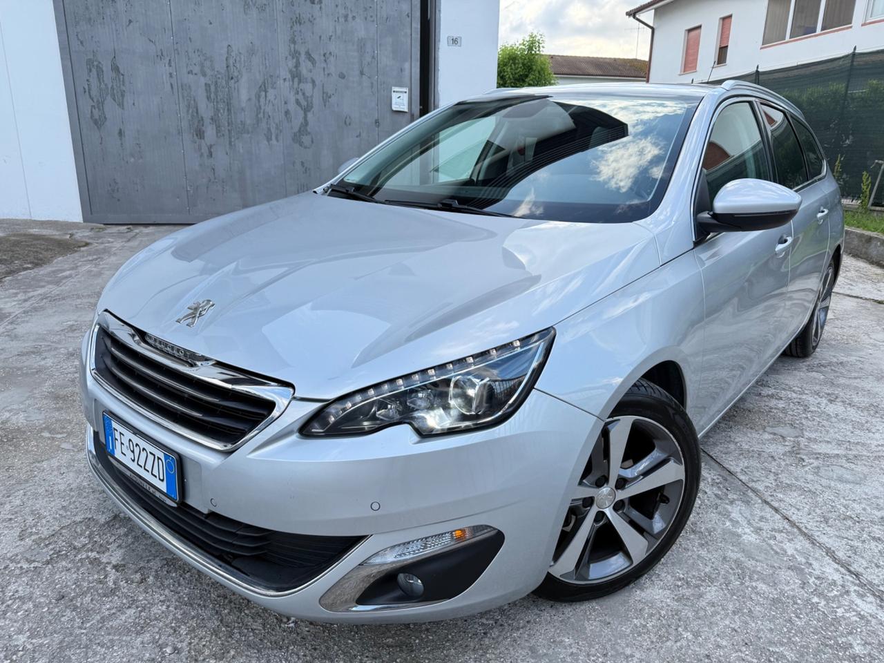 Peugeot 308 1.6 HDI DIESEL EURO 6B 2016 FULL OPT