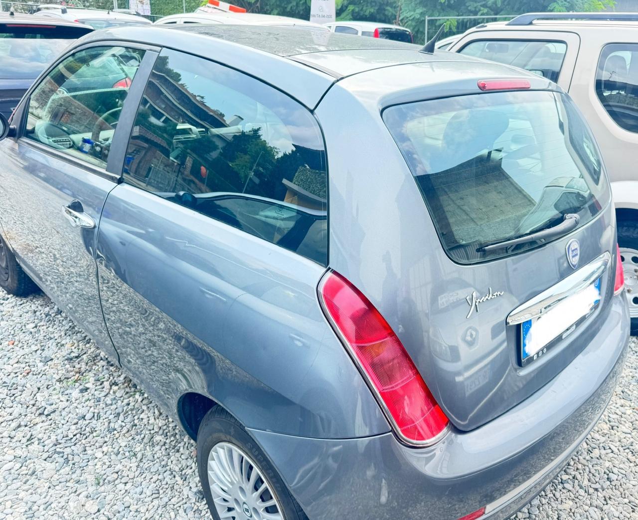 Lancia Ypsilon 1.4 16V Argento