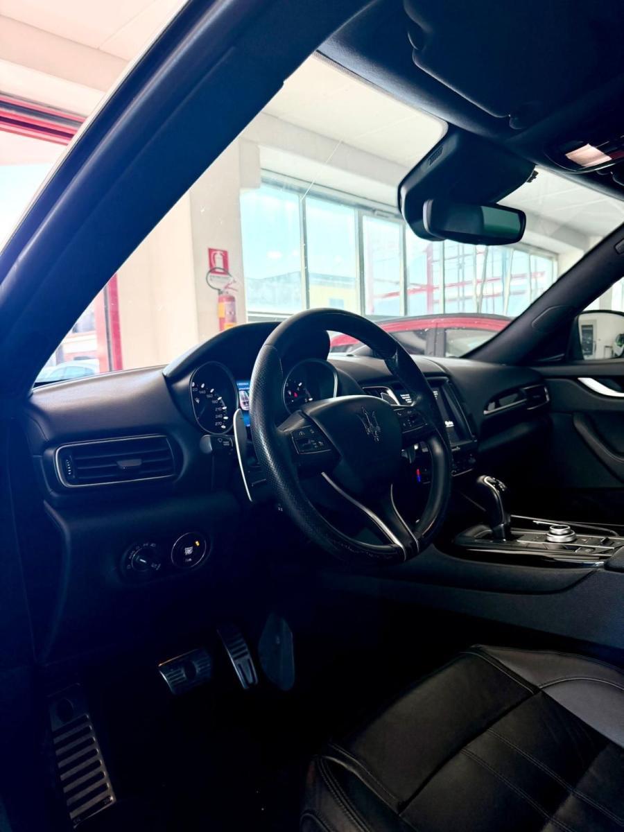 MASERATI - Levante - V6 Diesel 275 CV AWD Nerissimo
