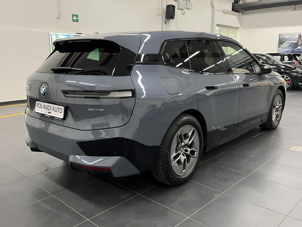 BMW iX 50 pacchetto sportivo xDrive