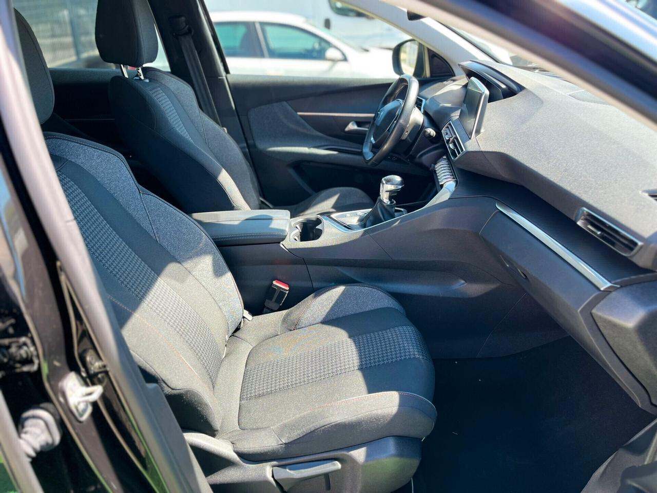 Peugeot 3008 1.5 DIESEL 131CV Allure anno 04/2022