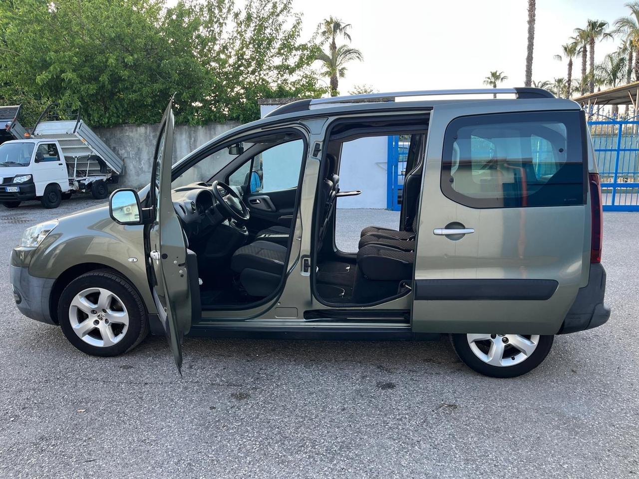 Peugeot partner tepee-5P-1.6 hdi-2012