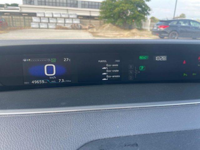 TOYOTA Prius 1.8 AWD Lounge