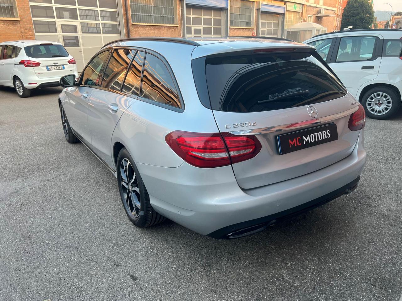 Mercedes benz C 220 4Matic Premium- FULL SERVICE MERCEDES
