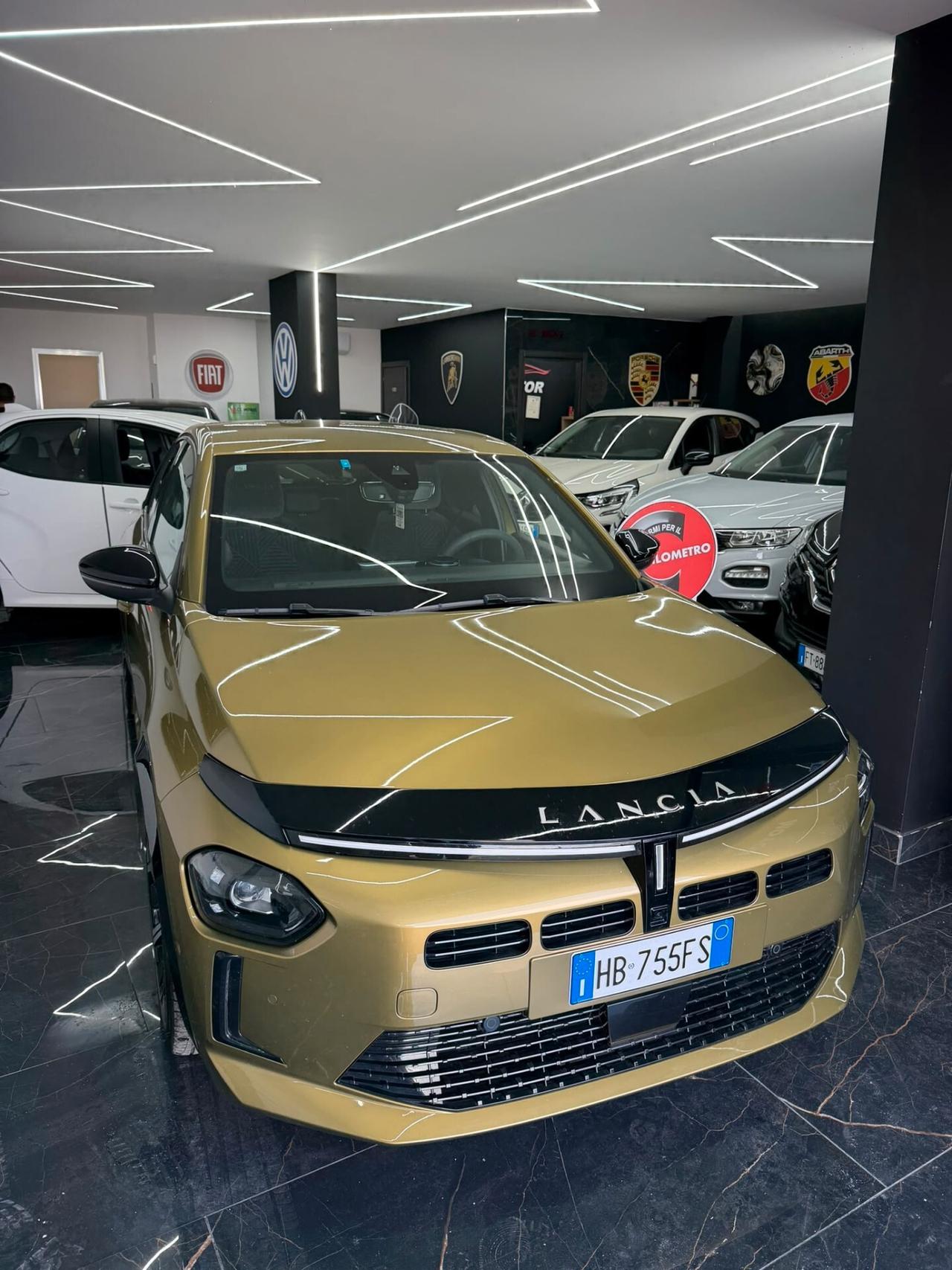Lancia Ypsilon Hybrid e-DCT LX