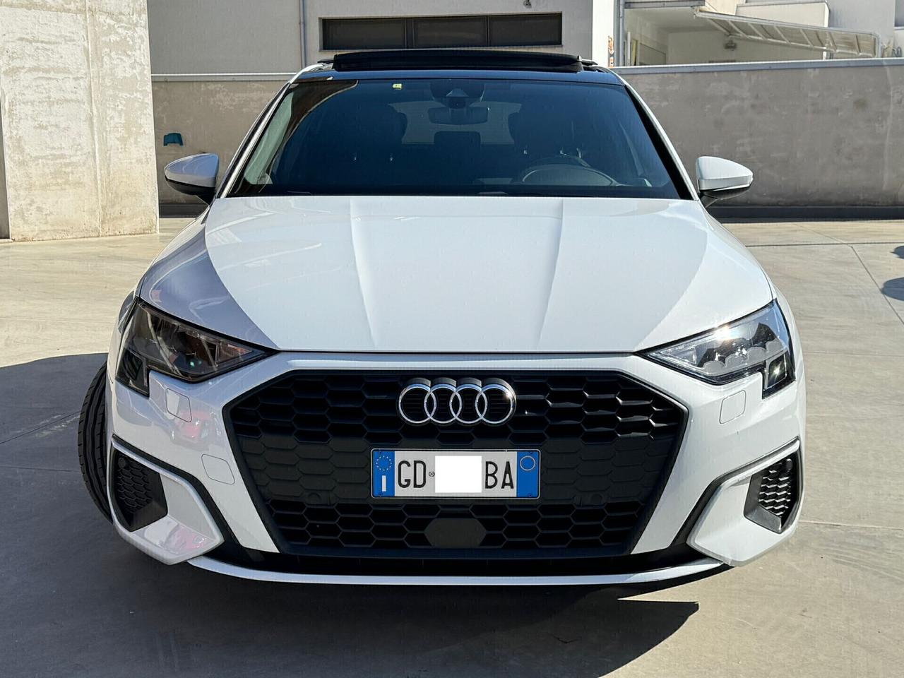 Audi A3 SPB 2.0 TDI TETTO NAVI VIRTUAL CERCHI 18 FARI FULL LED