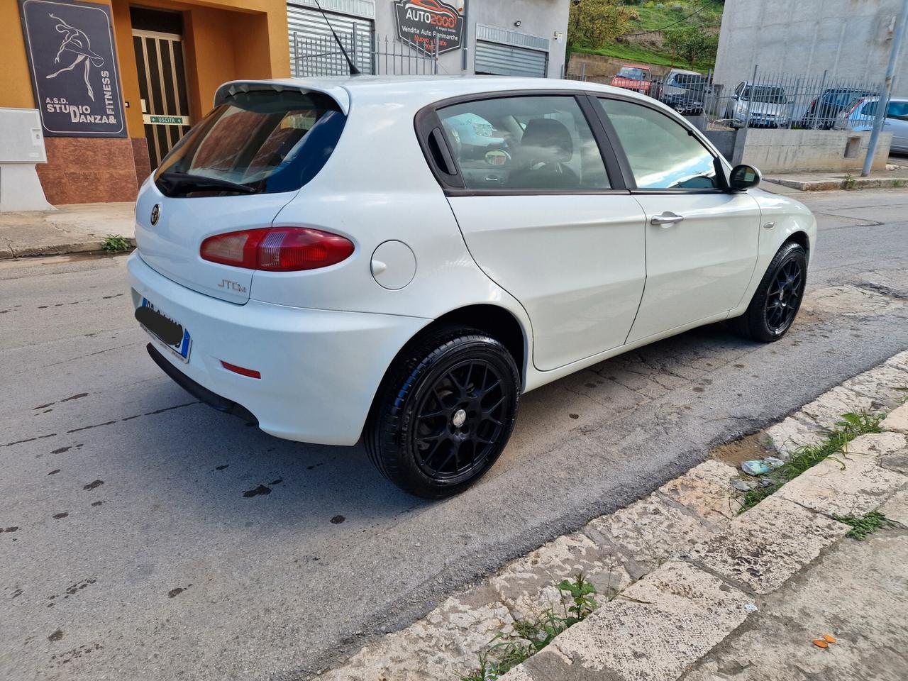 Alfa Romeo 147 1.9 JTD M-JET 16V 5 porte Dist.