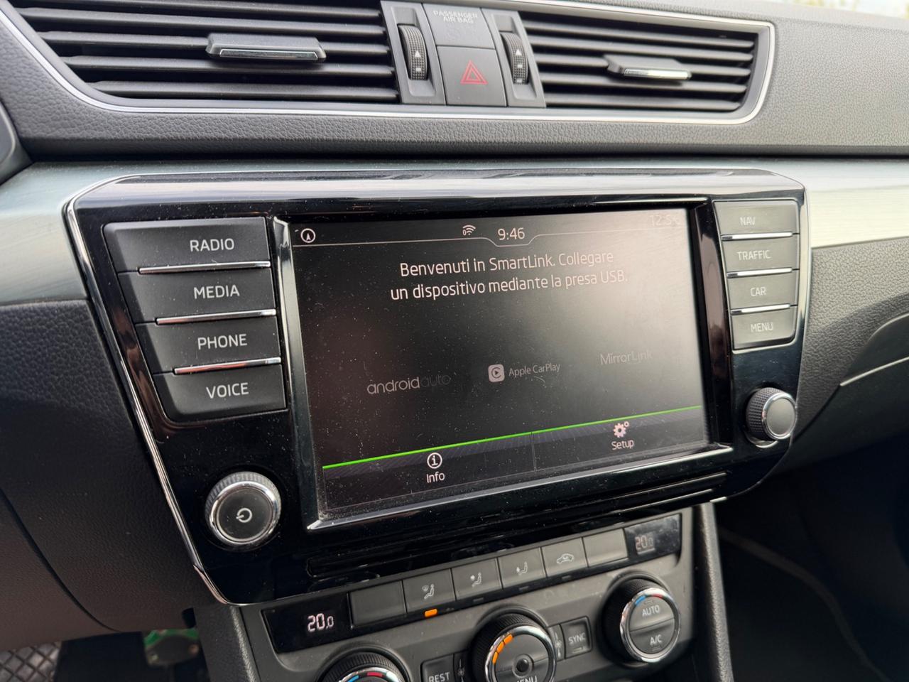 Skoda Superb 2.0 TDI DSG Wagon Style