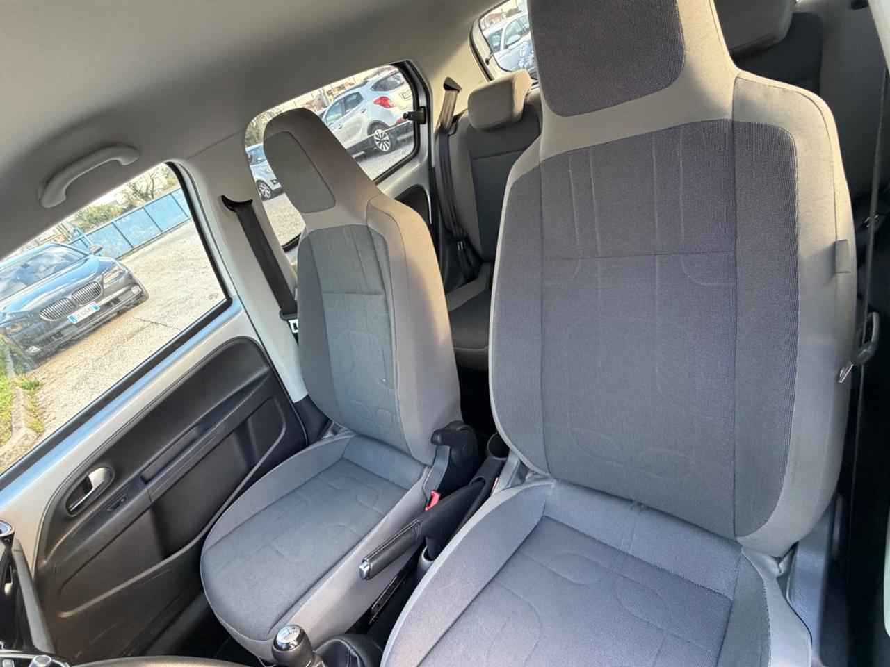 Volkswagen up! 1.0 75 CV 5p. high