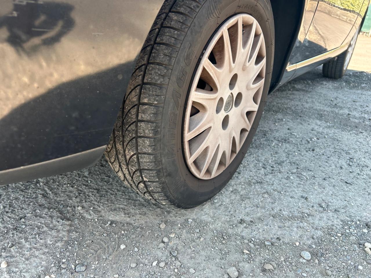 Lancia Y 1.2i cat Elefantino Blu