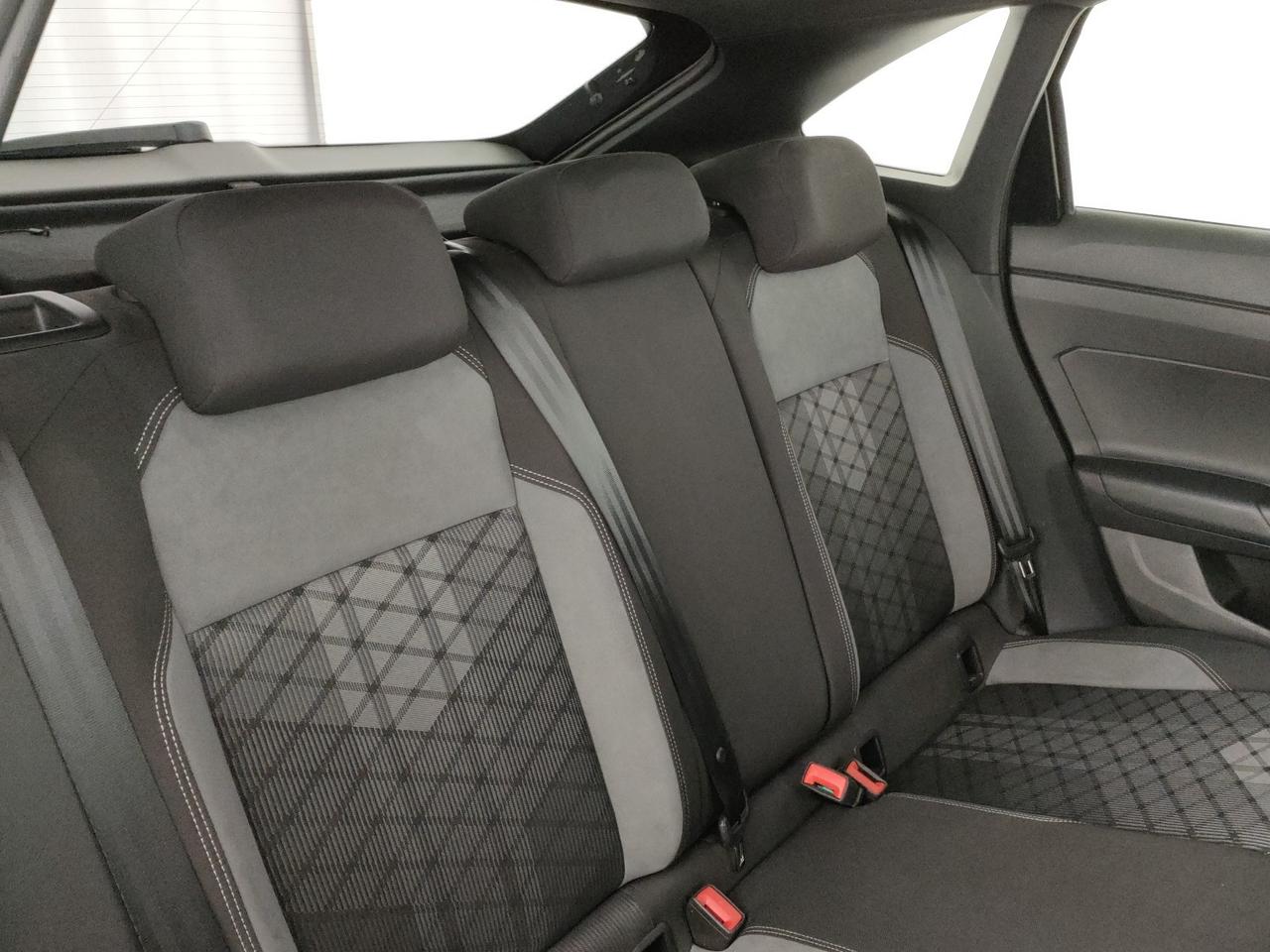 Volkswagen Taigo 1.5 tsi r-line 150cv dsg