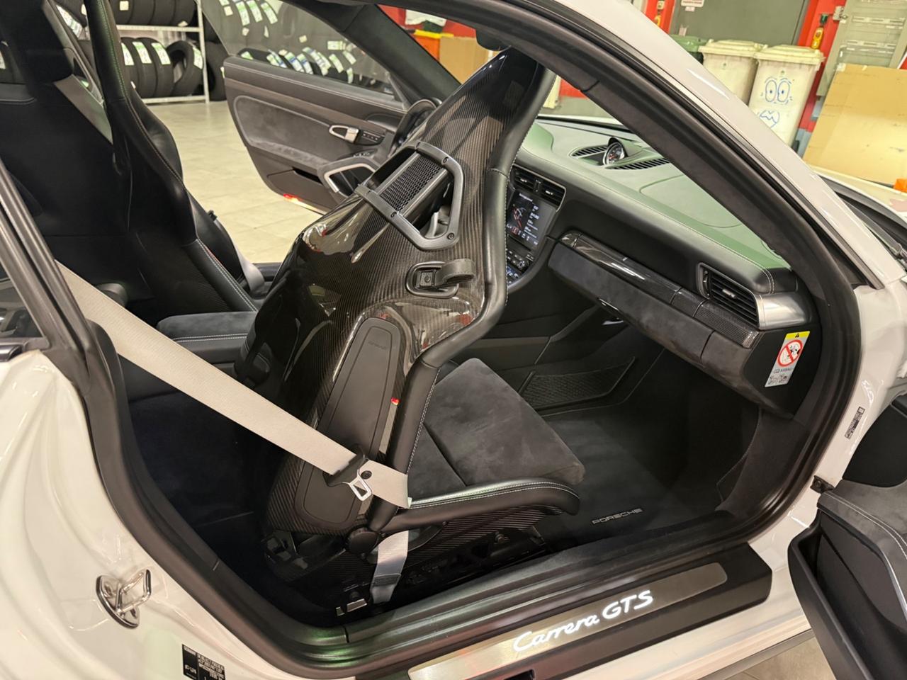 Porsche 911 3.0 Carrera GTS Coupé