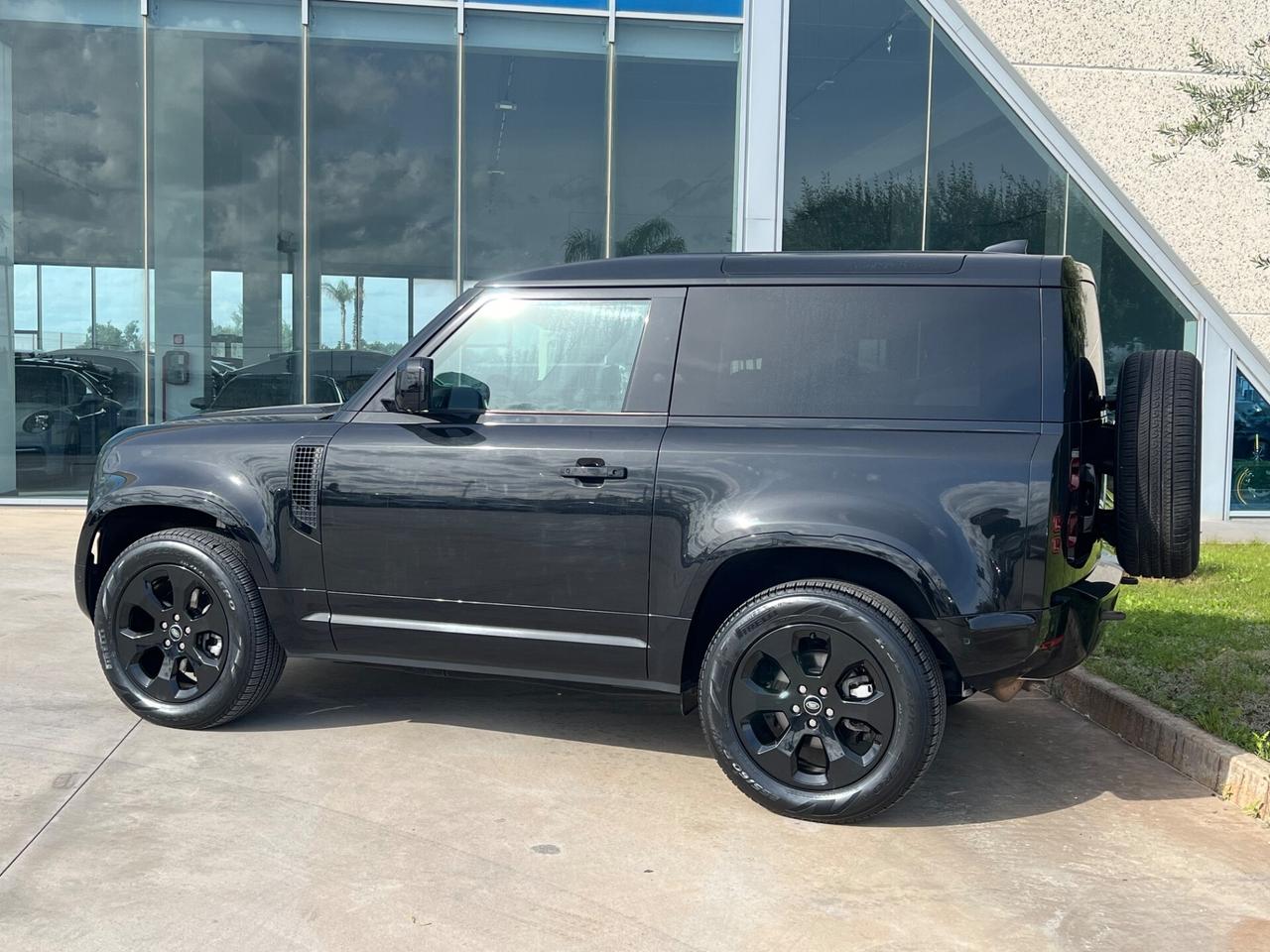 Land Rover Defender 90 X-Dynamic SE offerta T-Stock prezzo imperdibile