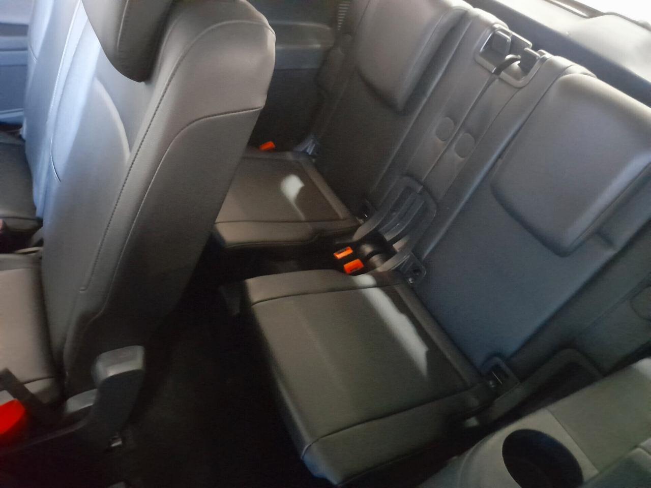 Volkswagen Touran 2.0 TDI 7 POSTI