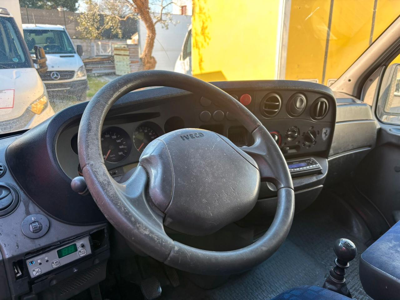 Iveco Daily 35C13 2.8 TD – 130 CV – Isotermico con Gruppo Frigo Thermo King