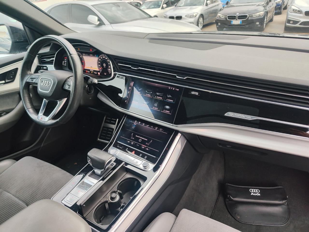 Audi Q8 45 TDI quattro tiptronic Sport tetto fari matrix