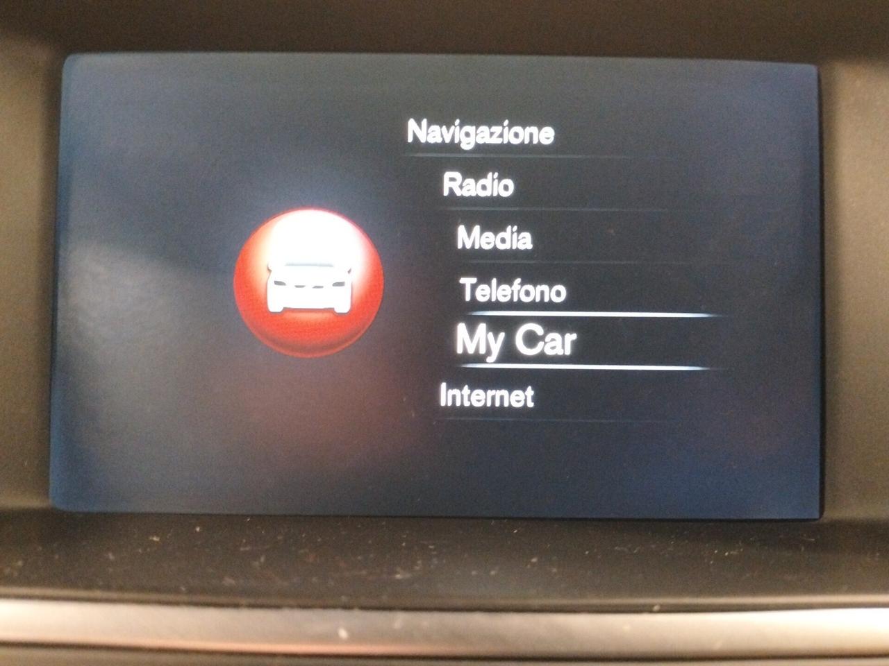 Volvo V40 D2 1.6 - NEOPATENTATI