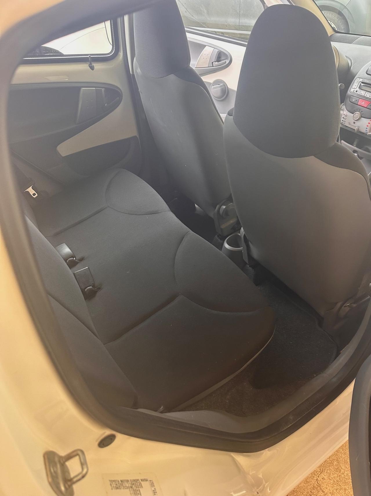 Toyota Aygo 1.0 12V VVT-i 5 porte Deep Ocean Connect