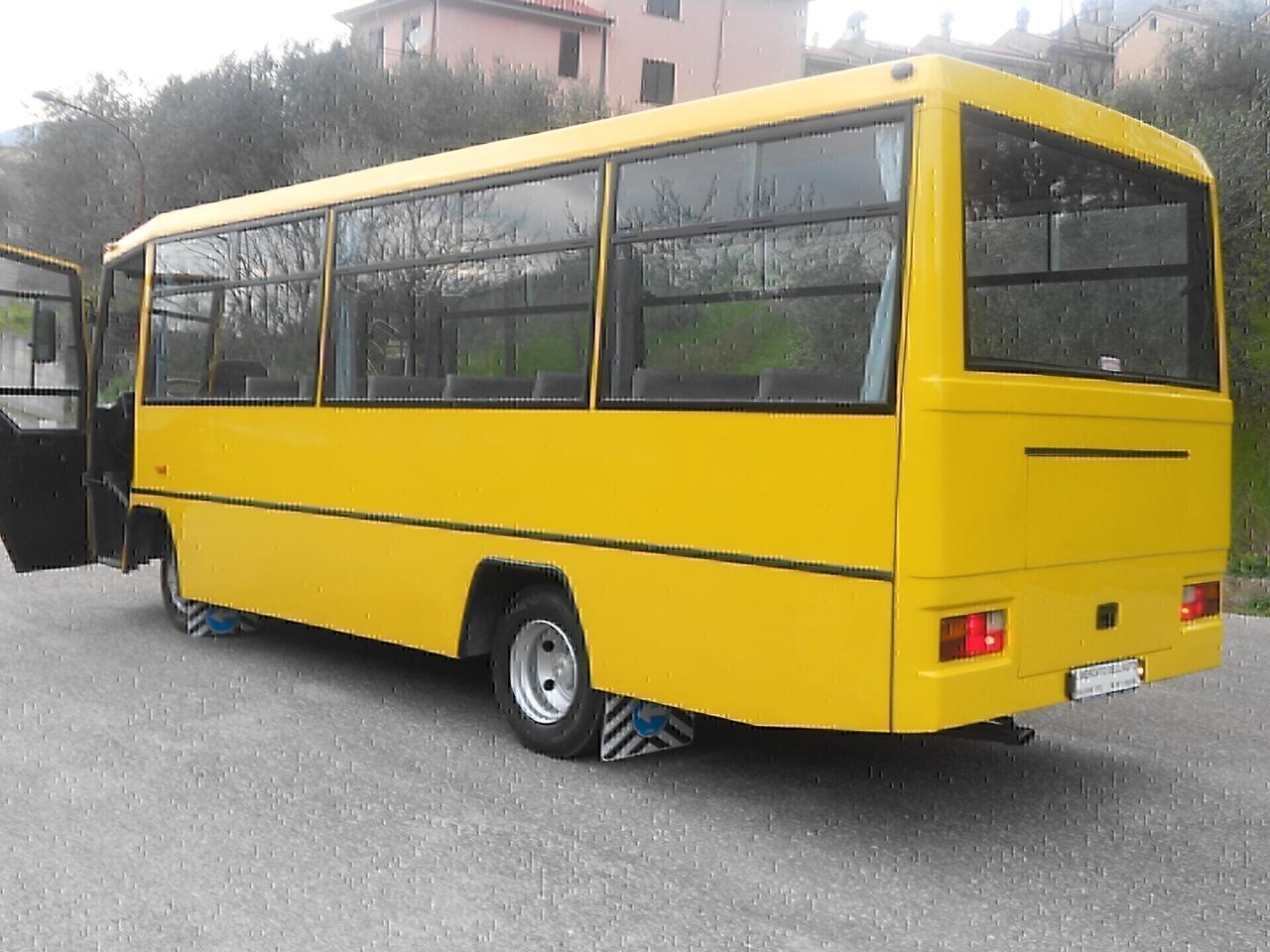 SCUOLABUS 42posti(FERMO dal 2012)IVECO 70.14