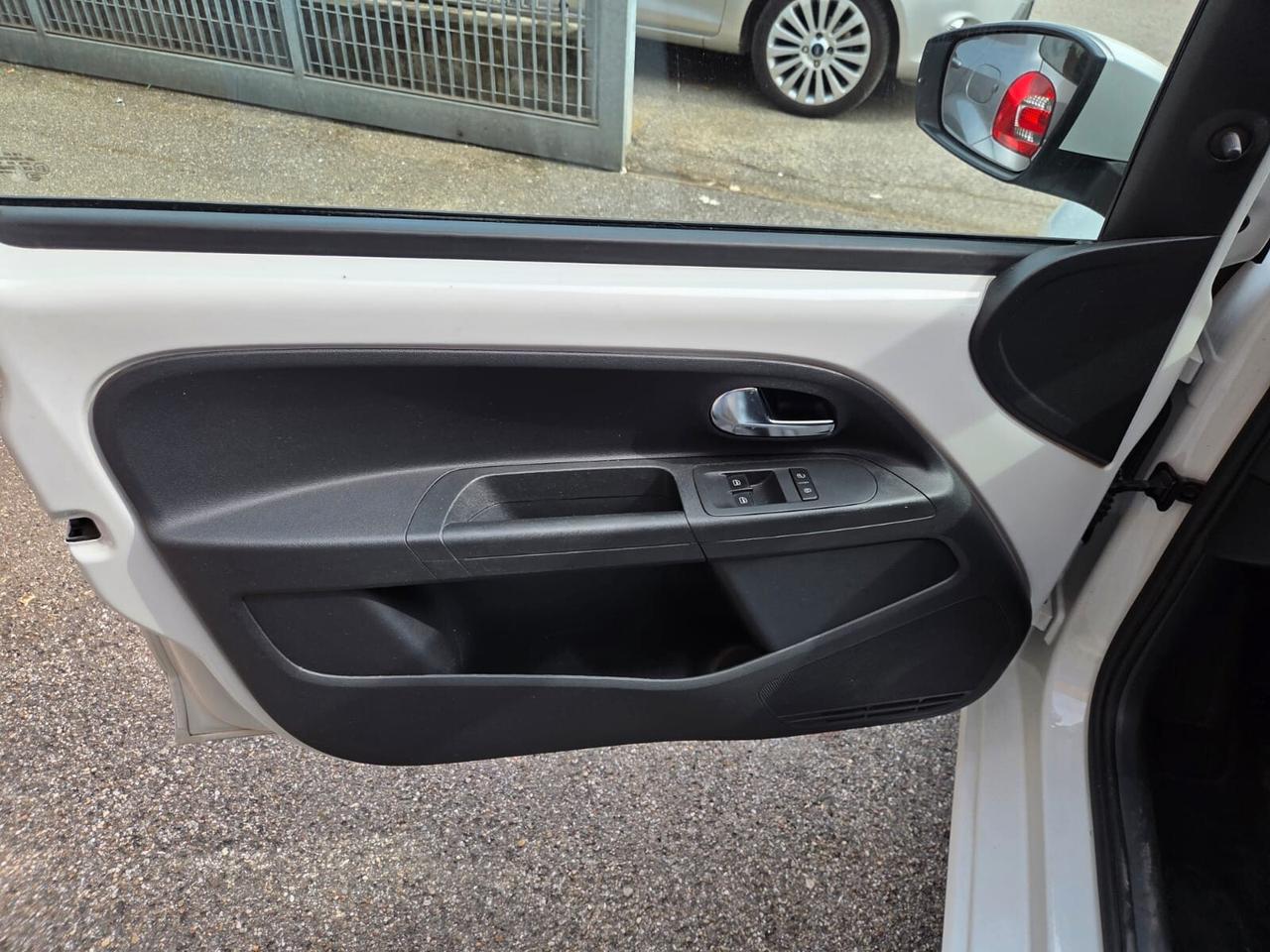 Volkswagen up! 1.0 5p. eco high up! unica proprietaria neo patentati