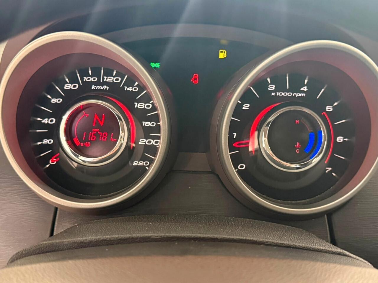 Mahindra XUV500 2.2 16V FWD W8