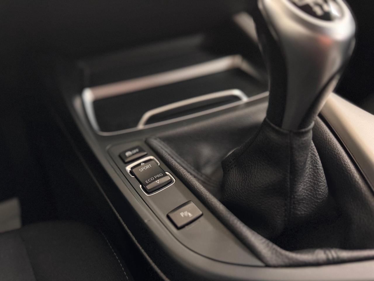 Bmw 116 116d 5p. Urban