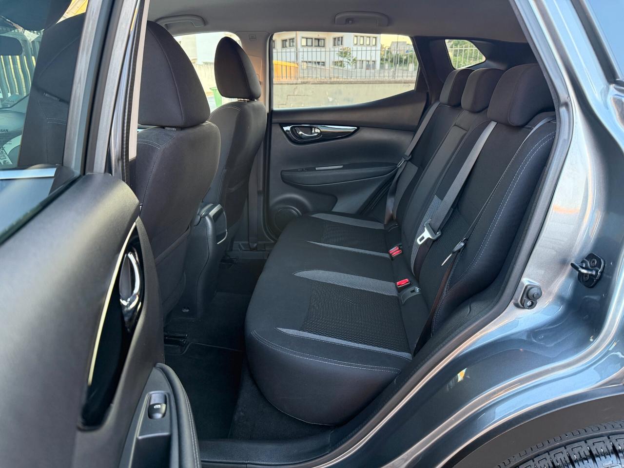 Nissan Qashqai 1.5 dCi Business RetroCam Navi Led