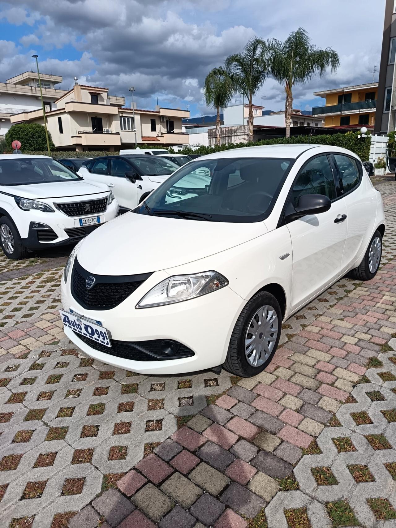 Lancia Ypsilon 1.2 69 CV 5 porte S&S Elefantino Blu