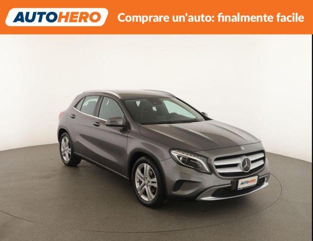 MERCEDES-BENZ GLA 200 d Automatic Premium